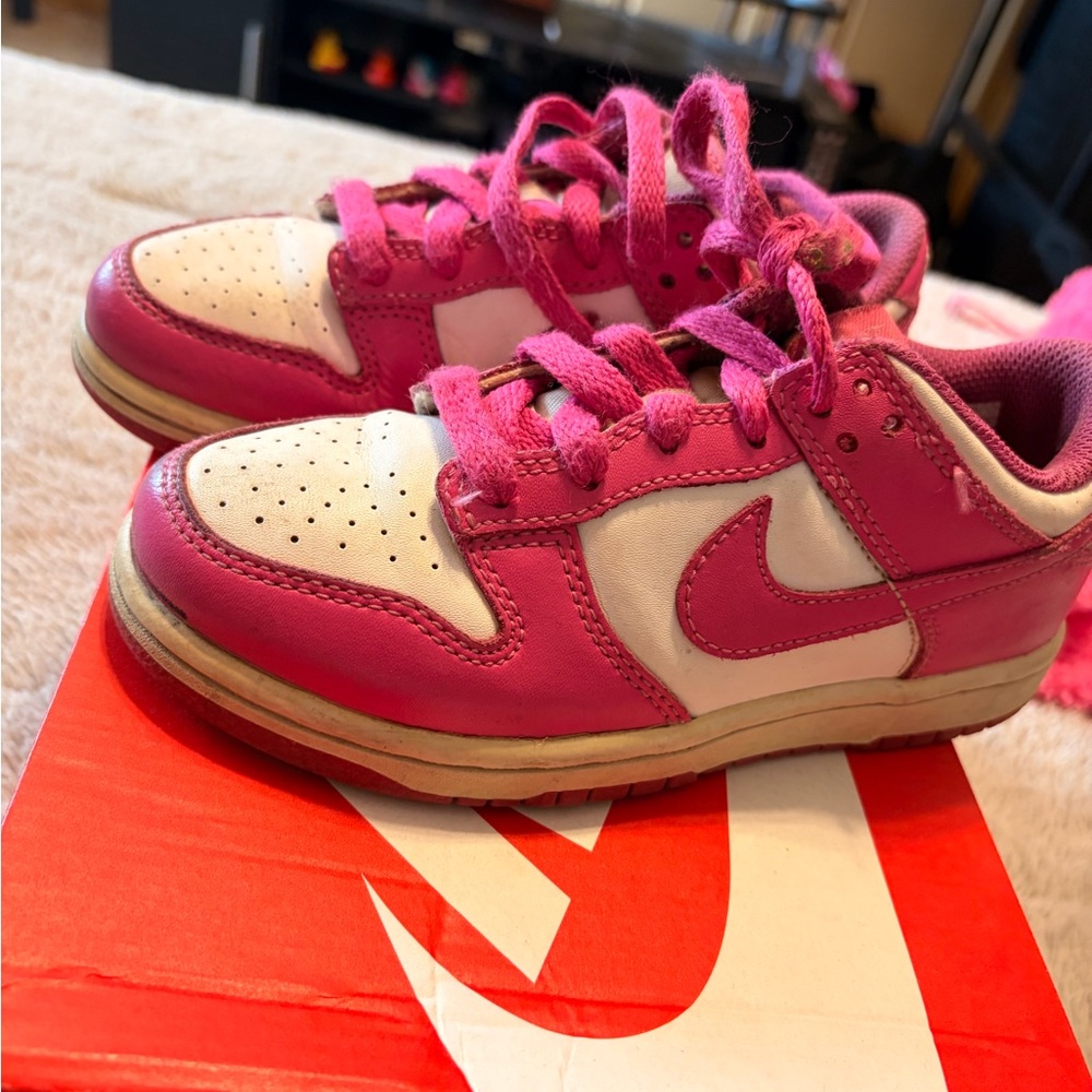 Nike Kids Sneakers in Pink and White